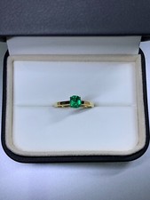 0.70ct Colombian green emerald engagement ring 18ct yellow gold