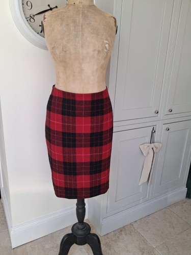 Hobbs moon tweed red tartan - red,