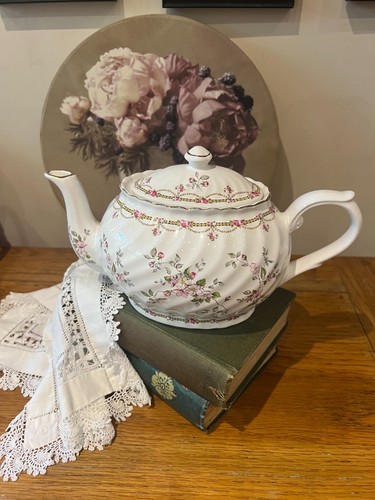 Pretty vintage arthur wood - pretty, &