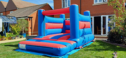 Kids bouncy castle 15ft - castle,