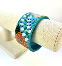 Avon Lucite Bangle Bracelet