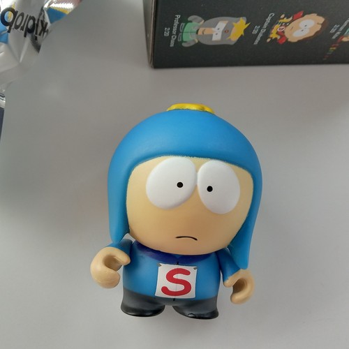 Kidrobot the fractured but - kidrobot,
