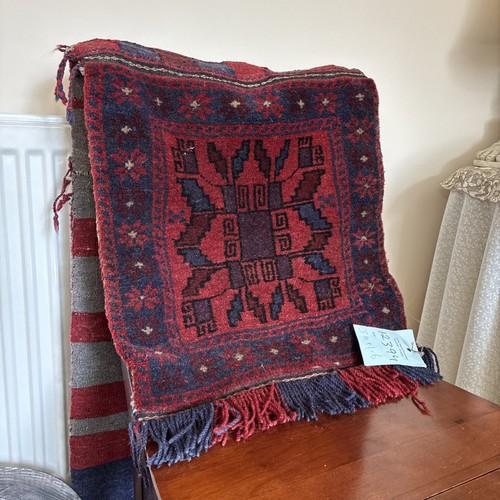 Vintage middle eastern wool - middle,