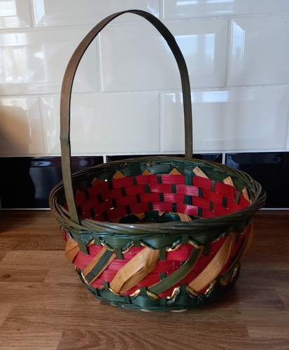 Woven wicker round basket - woven,