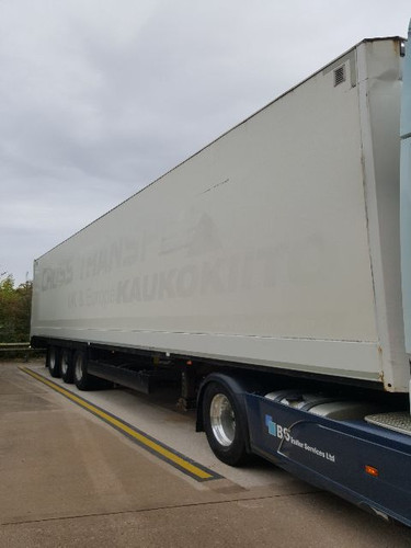Krone tri axle - 13.6m, box
