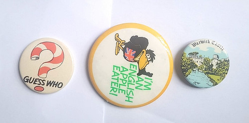 Three vintage badges 2cm - three,