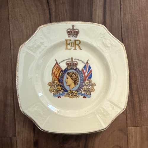 Vintage 1953 queen elizabeth - vintage,