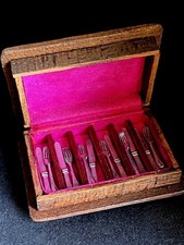 Exquisite 1/12th scale dolls