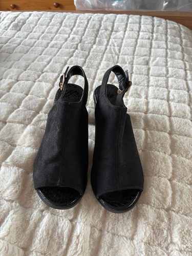 Peacocks open toe boots - size, 4