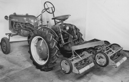 1950s farmall cub tractor - 1950s,