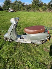 Silver YIYING 125 cc Petrol Scooter