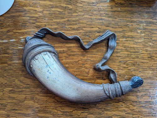 Sexton powder horn - sexton,
