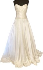 24 ⚪️ Alana by Alan Hannah