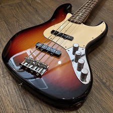 Squier by Fender Jazz Bass