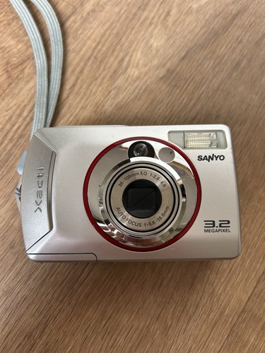 Sanyo xacti digital camera 2 - digital,