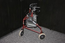QUALITY INVACARE - 3 WHEEL