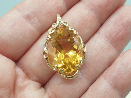 Large chunky 9ct yellow gold - large,
