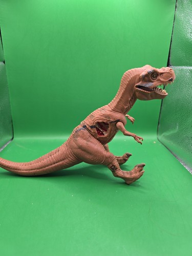 Young rex tyrannosaurus - young,