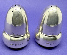 PAIR OF EDWARDIAN SOLID SILVER ACORN PEPPER POTS B'HAM 1902 BY CRISFORD & NORRIS