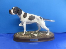 BESWICK / ROYAL  DOULTON    POINTER    DOG  ON  CERAMIC  BASE
