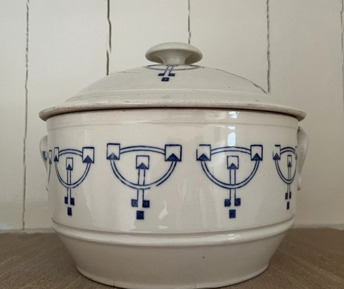 Large vintage french casserole - large,