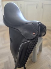 Kent & Masters Low Profile Dressage Saddle 17.5" Black