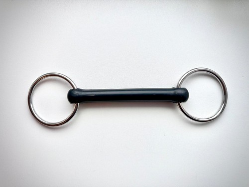 Loose ring hard rubber mouth - ring,