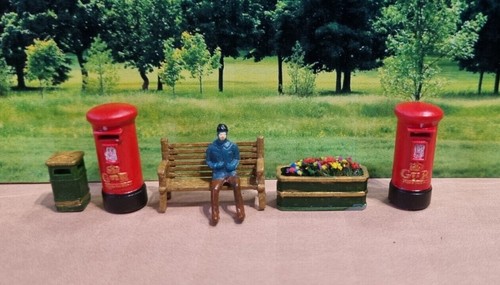 Royal mail post pillar - mail, /