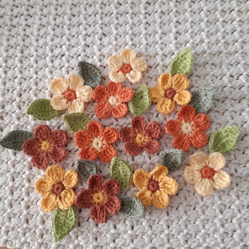 24pcs handmade crochet flowers - 24pcs,