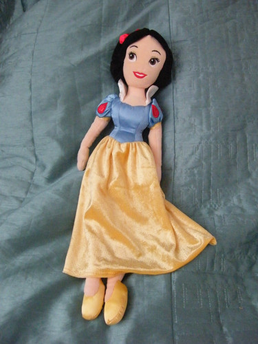 Disney store snow - disney,