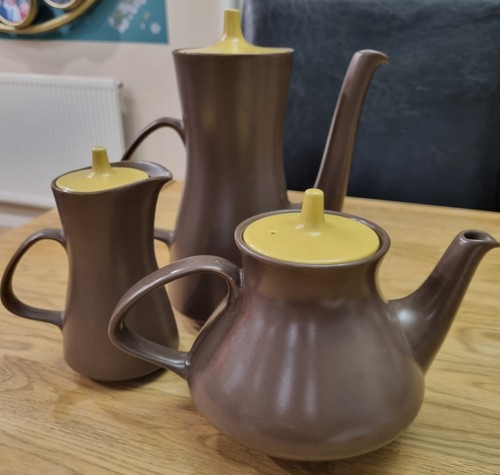 Poole pottery brazil - pottery,, brown
