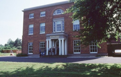 Photo 6x4 broadfield house - photo,