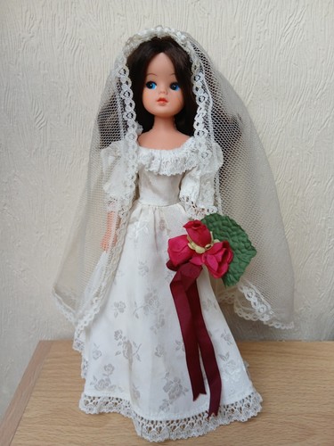 1980 brunette basic sindy - brunette,