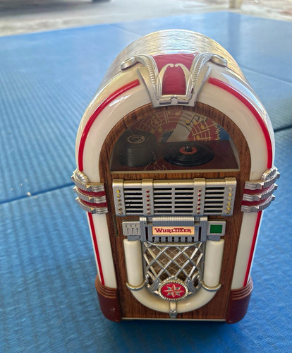 Wurlitzer jukebox miniature - wurlitzer,