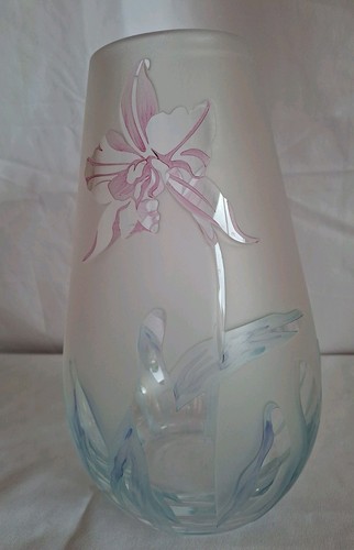 Large tulip shaped - large, tulip-shaped