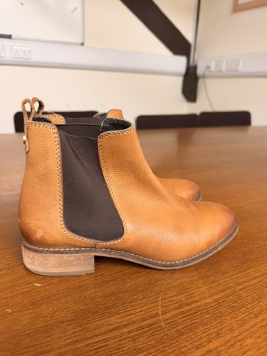 Vgc tan kurt geigar carvela - geigar,