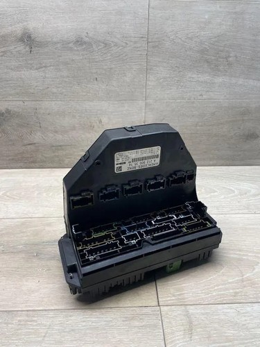 Mercedes benz w204 fuse box - mercedes-benz,