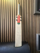 Malik cricket bat - mb,