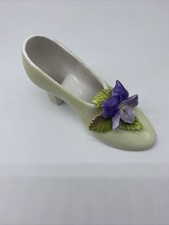 LOT 224 - Elegant Ladies Porcelain Collectors Shoe, Early 19th Old Century Boot