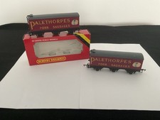 Hornby OO Gauge 2 Palethorpe’s 6 Wheel Wagons 1 Boxed R 670 1 Unboxed See Photos