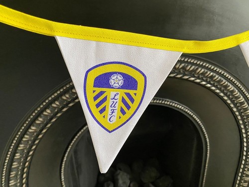 Leeds united shield football - leeds,