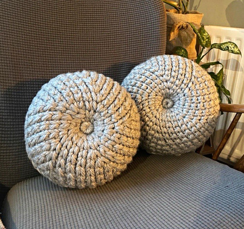 Grey round knitted - round, textured