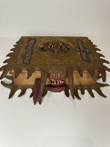 Harry potter monster - book, of