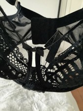 Pretty M&S Black Floral Lace Bra Marks and Spencer Wired Wide Strap 38H