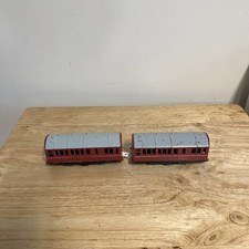 tomy trackmaster thomas the tank engine train set 2 red express coaches
