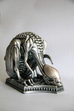 Aliens Movie Inspired Sitting