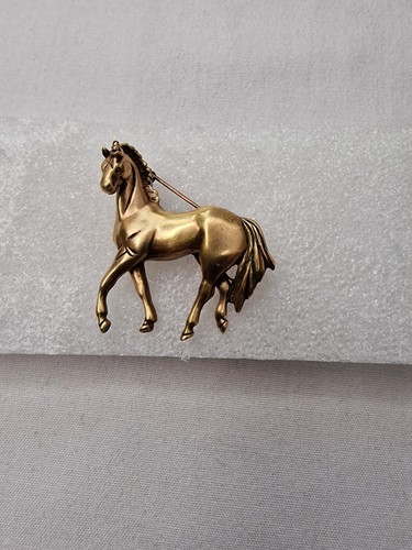 Beautiful horse gold - beautiful,