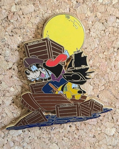 Disney pin pluto - pluto, in