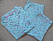 LADIES WINTER PYJAMA SET, "TU" SIZE 20. TURQ/PINK, STRETCHY, BELOW KNEE BOTTOMS.