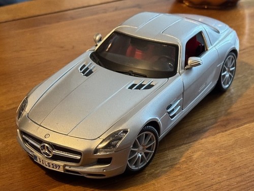 Maisto premiere edition 18 - premiere, 1:18